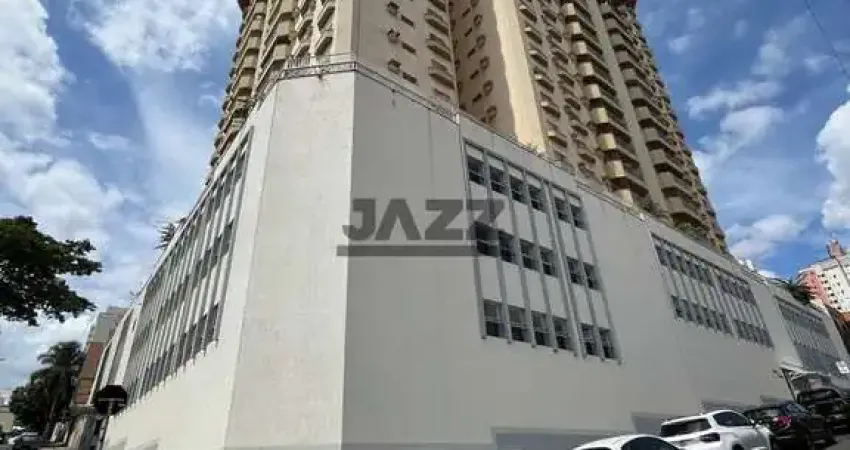 Apartamento à venda de 145 m², com 3 quartos, 4 banheiros e 2 vagas de garagem no Edifício Albatroz