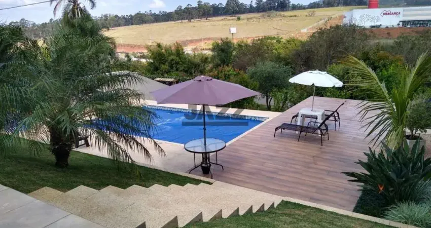 Casa com 344m² de área privativa-Vale Das Águas em Bragança Paulista