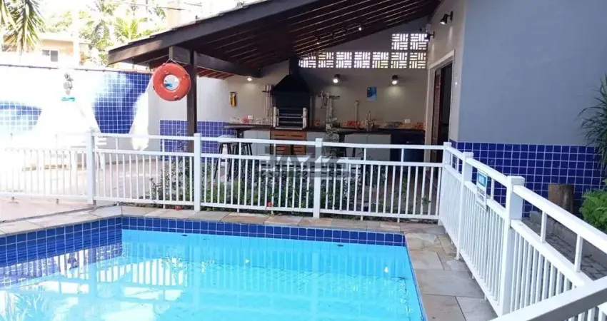 Apartamento em oportunidade à 1 quadra e meia da praia de maitinga-bertioga/sp