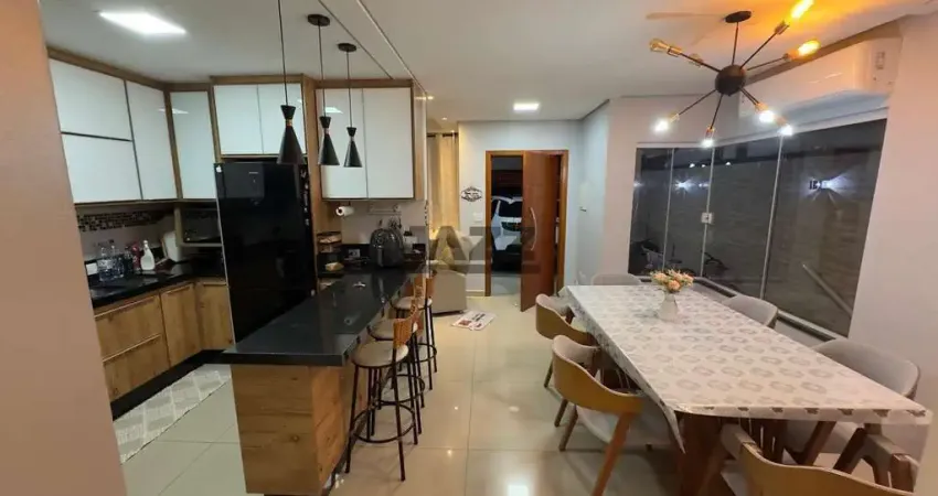 Belíssima casa à venda com 3 dormitórios sendo 1 suíte, no conjunto habitacional ana paula em mogi das cruzes