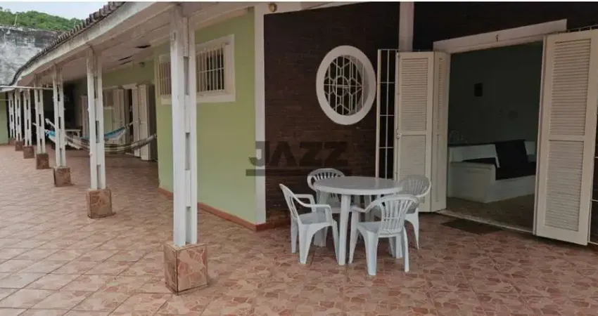 Linda casa mobiliada à venda em martim de sá, com 210 m² de área construída- caraguatatuba - conforto, espaço e localização privilegiada!