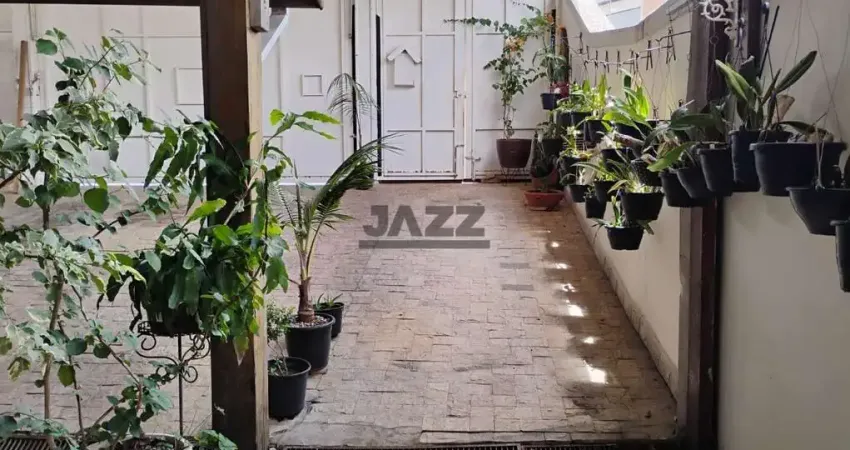 Casa ampla com 5 dormitórios e 400m² de cosntrução na vila petrópolis em atibaia-sp