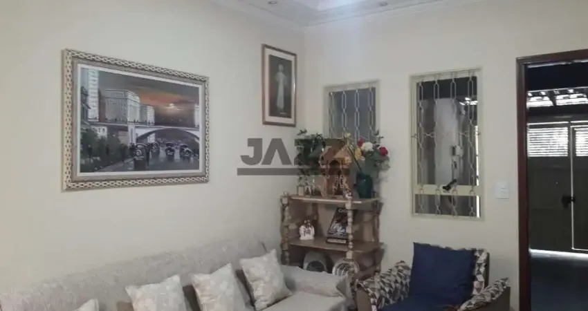 Casa térrea com dois dormitórios e excelente localização em amparo