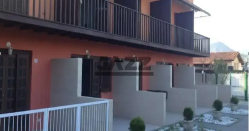 Casa em condomínio- com 50m² a 100 metros da praia do massaguaçu-caraguatatuba