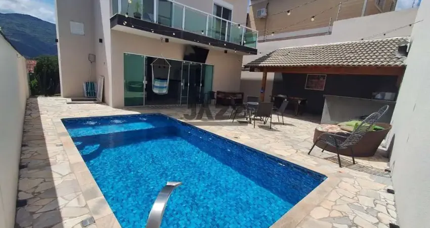 Sobrado a venda com 3 suítes e 202m² de construção em localização nobre - atibaia