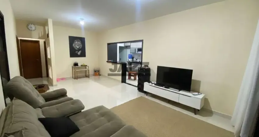 Casa à venda no bairro campestre, com 3 quartos, sendo 1 suíte, 2 banheiros e quintal