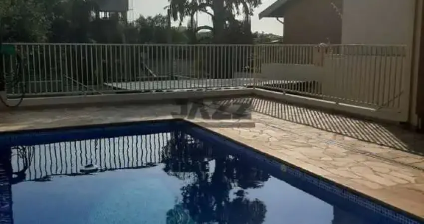 Casa comercial à venda no Parque Imperador com Piscina e Infraestrutura.