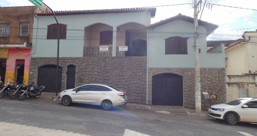 Casa com 4 quartos à venda na Rua Lopes Franco, Carijós, Conselheiro Lafaiete