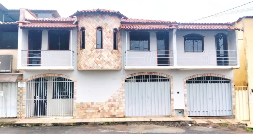 Casa com 3 quartos à venda na Rua Bernardo Guimarães, 200, Queluz, Conselheiro Lafaiete