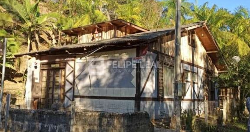 Chácara na Vila Junckes  -  São Pedro de Alcântara