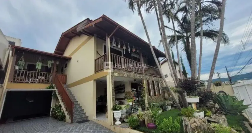 Casa em Forquilhas  -  São José