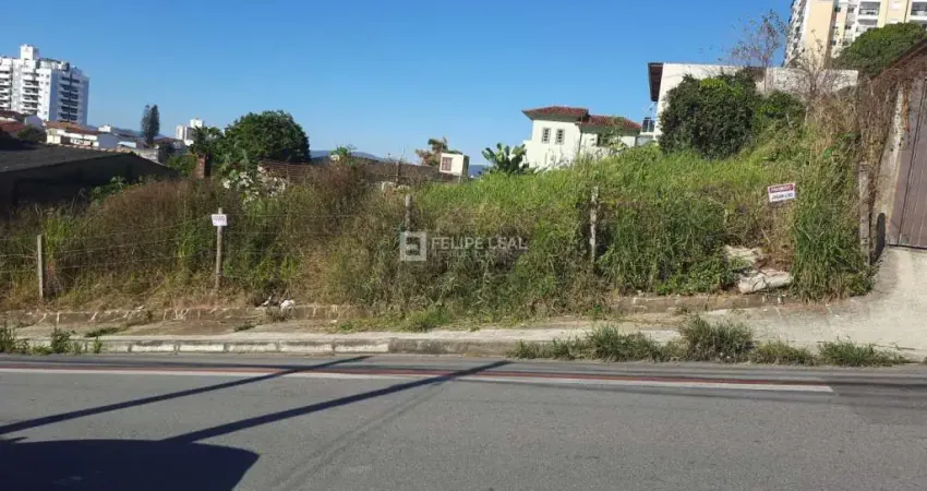 Terreno à venda na Rua Manoel Loureiro, 001, Barreiros, São José