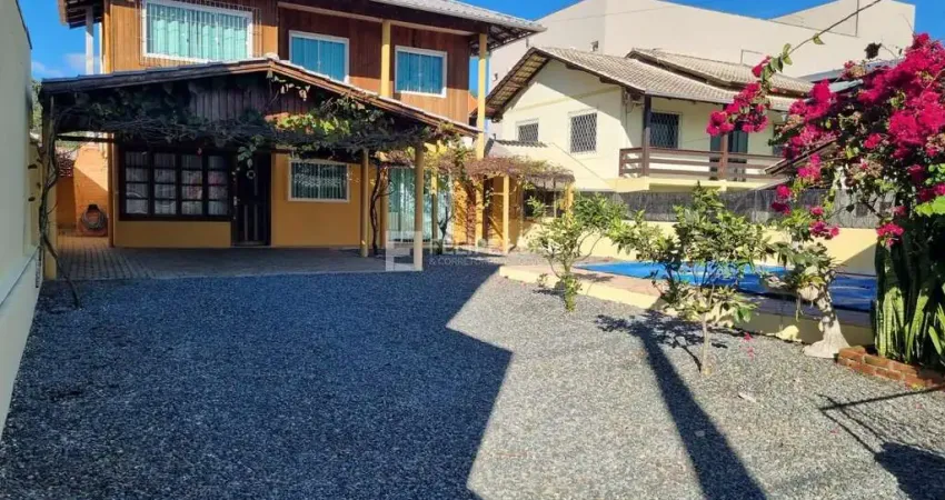 Casa em Armação  -  Penha
