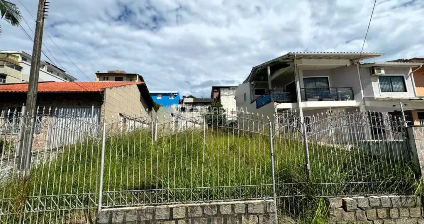 Terreno à venda na Avenida Atlântica, 840, Jardim Atlântico, São José
