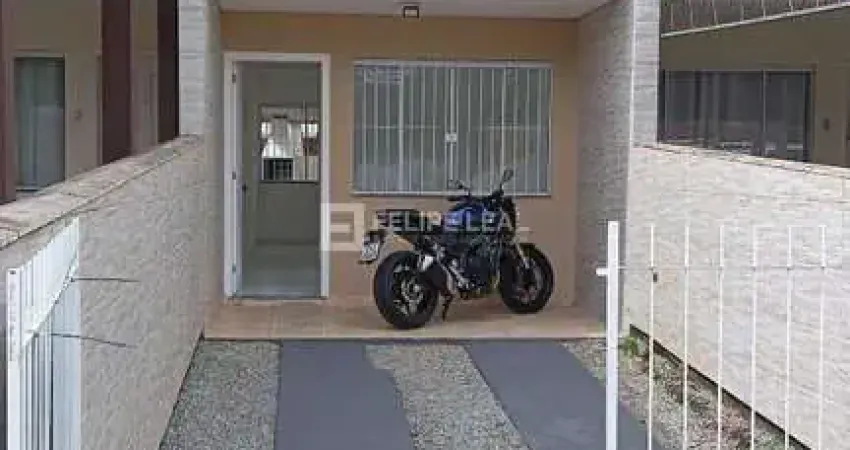 Sobrado de 02 dormitórios  em São Sebastião na Palhoça
