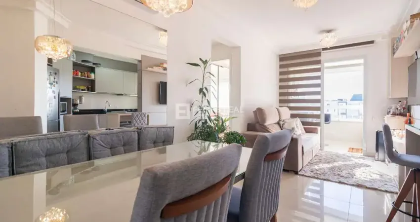 Apartamento com 2 dormitórios no Abraão  -  Florianópolis