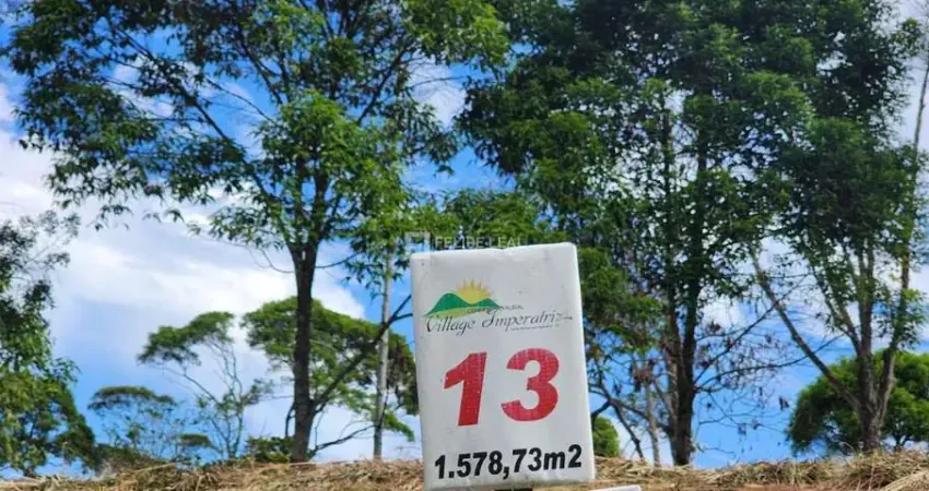Terreno em Condominio em Varginha  -  Santo Amaro da Imperatriz