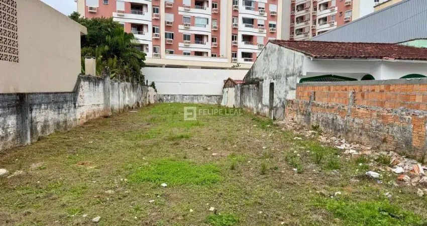 Terreno à venda na Rua José Victor da Rosa, 873, Barreiros, São José