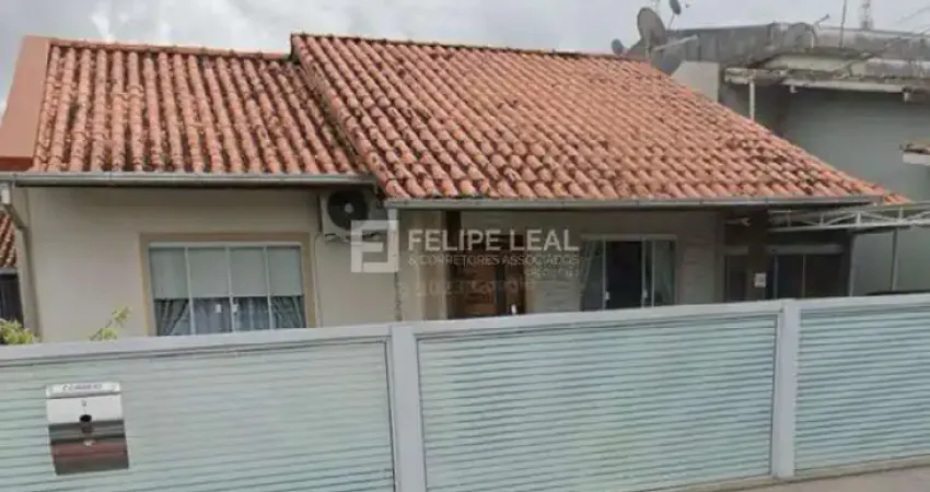 Casa com 2 quartos à venda na Rua dos Cocãos, 86, São Sebastião, Palhoça