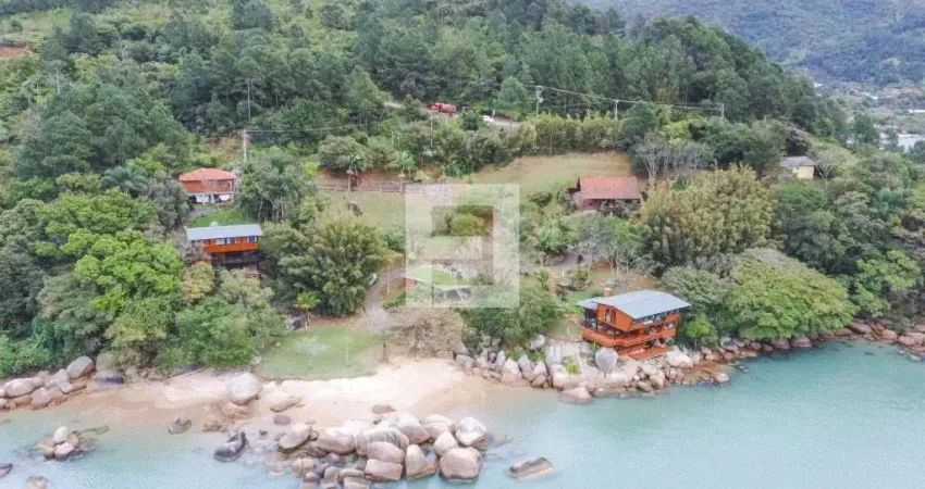Casa em Areias de Baixo - Governador Celso Ramos, SC