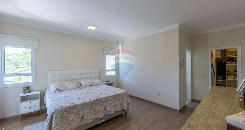 RE/MAX VENDE Casa  3 quartos  1 suíte  R$ 1.870.000,00   232, 26 m²  Residencial Terras de São Francisco  Vinhedo-SP