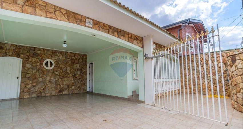 Casa a Venda R$999.900 - 250m², 4 quartos, 1 suíte, 4 vagas  - Jardim dos Oliveiras, Campinas, São Paulo