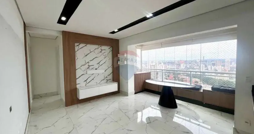 RE/MAX Aluga Apartamento com 67 m², 02 suítes, varanda gourmet, living 2 ambientes, conceito aberto, lavabo, 02 vagas, no Vox Taquaral, em Campinas.