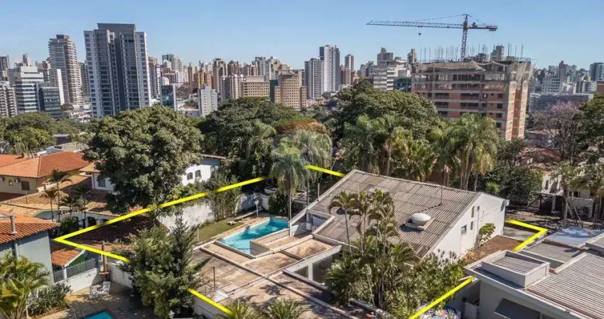 RE/MAX Casa Nova Campinas vende Casa ampla 1.200m²  de área Total e 628m² de construção na Nova Campinas R$5.830.000