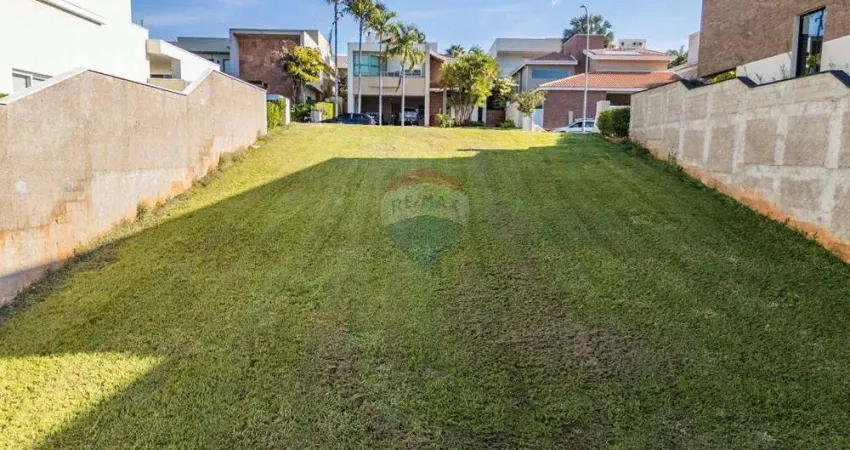 RE/MAX VENDE Terreno Alphaville Dom Pedro - Campinas - R$ 925.000,00