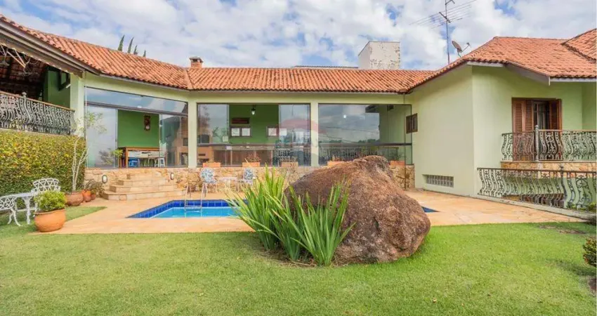 Re/max vende casa com 4 quartos, 6 vagas, piscina, área gourmet, em condomínio moinho do vento