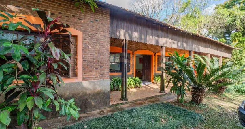 Chácara a venda - amparo - 12.000 m ² - 3 quartos - piscina - churrasqueira - pomar