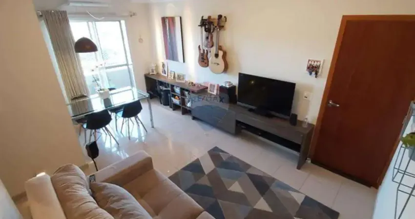 REMAX Aluga Apto 2 quartos, 1 suíte, 3 banheiros, 1 vaga coberta, sala com varanda - Pq Itália