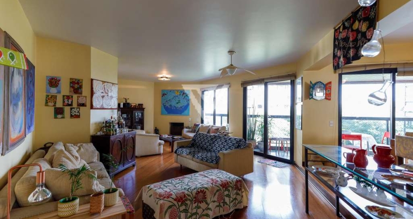 Apartamento com 4 quartos para alugar na Rua Pascoal Vita, 510, Vila Madalena, São Paulo