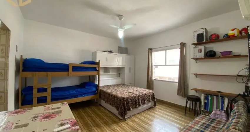 Kitnete, 1 vaga, 1 banheiro, 30m², 170m da praia, mobiliado, boqueirão