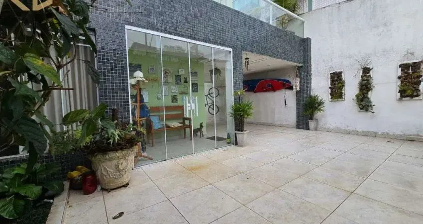 Casa 3 dorms, 3 suítes, 3 vagas, espaço gourmet, 950m da praia, forte