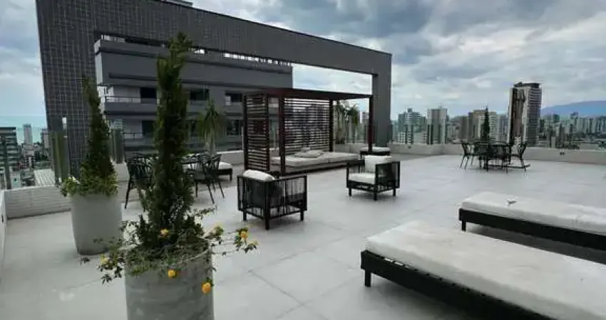 Apto 800m praia com 2 dormitórios, 1 banh, 1 vaga, var gourmet, lazer completo.