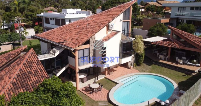 Residência Exclusiva em Condomínio Fechado em Guarapari: Viva com Luxo à poucos metros do Mar da Al