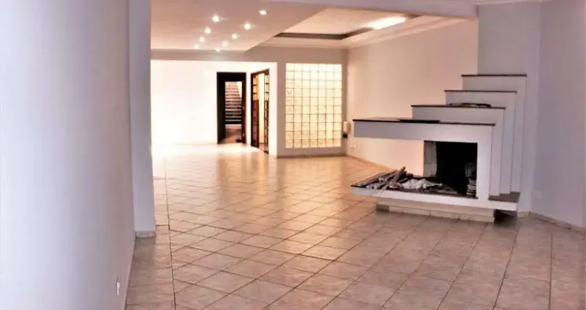 Sobrado com três suítes no jardim da glória próximo ao parque da independência