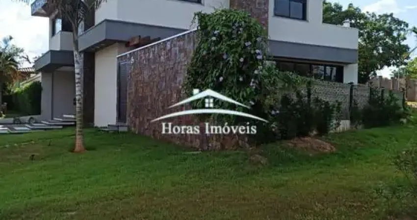 Aluguel de Casa de Alto Padrão em Condomínio Belvedere 1 - Jardim Imperial, Cuiabá-MT: 4 quartos, 4 suítes, 2 salas, 5 banheiros, 4 vagas, 356m².