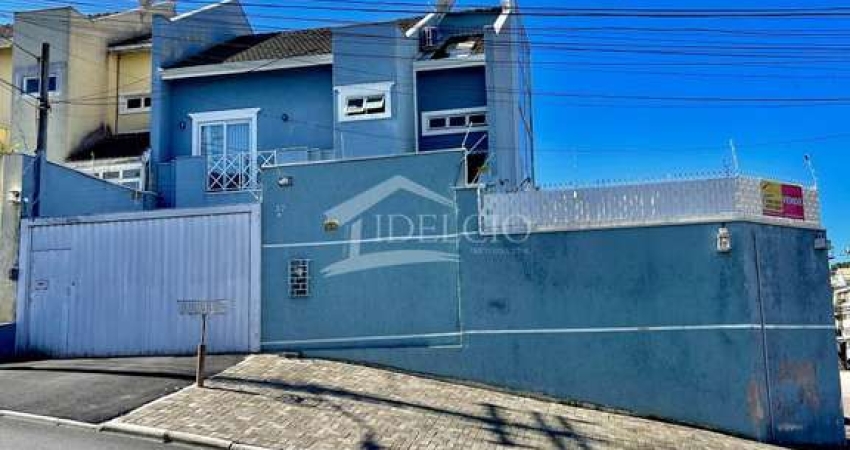 Casa com 3 quartos à venda na Rua Gabirobas, 32, Uberaba, Curitiba