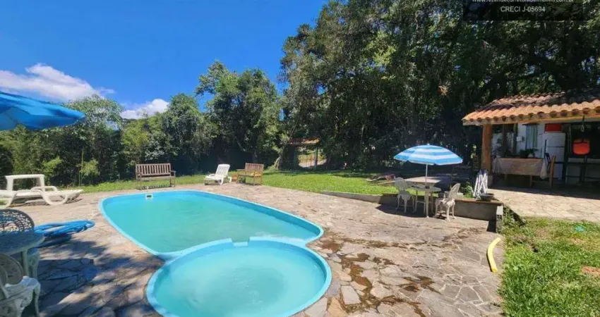 Chácara com piscina  3 dormitórios à venda, 3800 m² por R$ 670.000 - Campo Largo da Roseira - São José dos Pinhais/PR