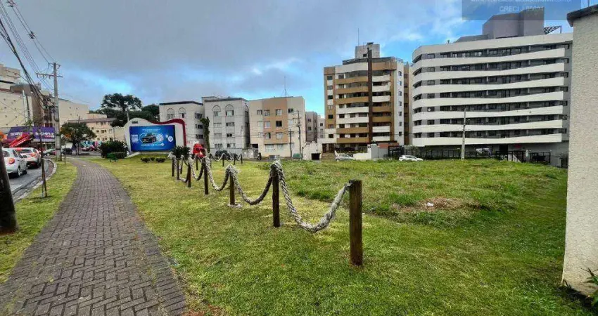 Oportunidade única! Terreno de esquina com 864 m², localizado no bairro Portão, a poucos metros do McDonald’s e com fácil acesso às principais vias.