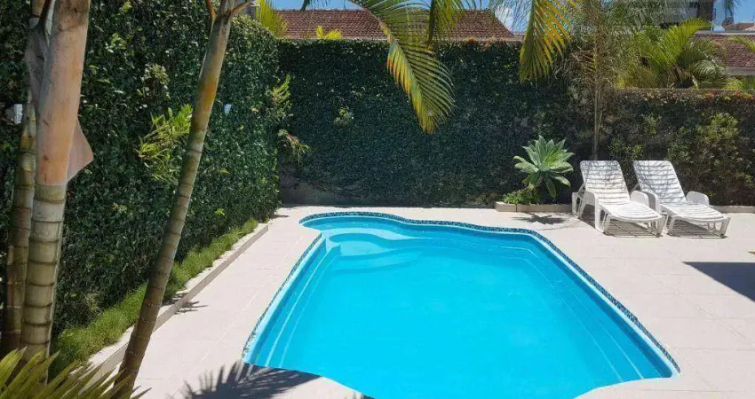 Casa com 3 quartos à venda na Rua Santos Dumont, 1142, Centro, Guaratuba