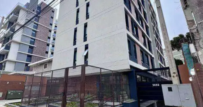 Ótimo apartamento alto da xv – 2 quartos, suíte e churrasqueira na sacada.