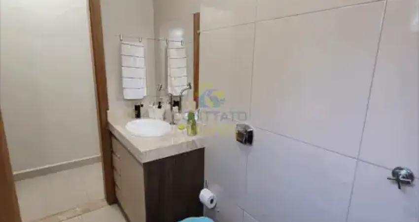 CASA 117m², 02 quartos sendo 01 suíte, 02 garagens , valor 2.700,00