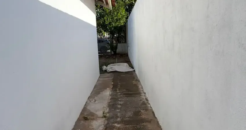 CASA, Residencial Claúdio Marchetti. 02 quartos, 02 garagens - VALOR  1.600,00