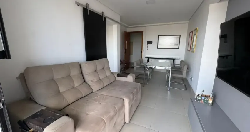 Apto completo - com móveis, climatizado, andar alto, sol da manhã.