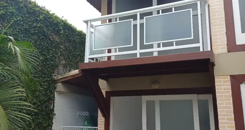 Casa em condomínio 03 quartos / Palmeiras-Cabo Frio RJ
