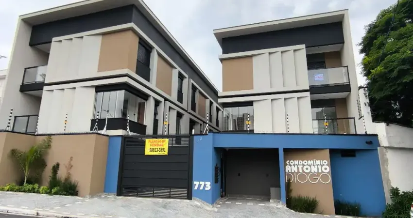 Casa em condomínio fechado com 2 quartos à venda na Avenida Antônio Diogo, 773, Vila Ré, São Paulo