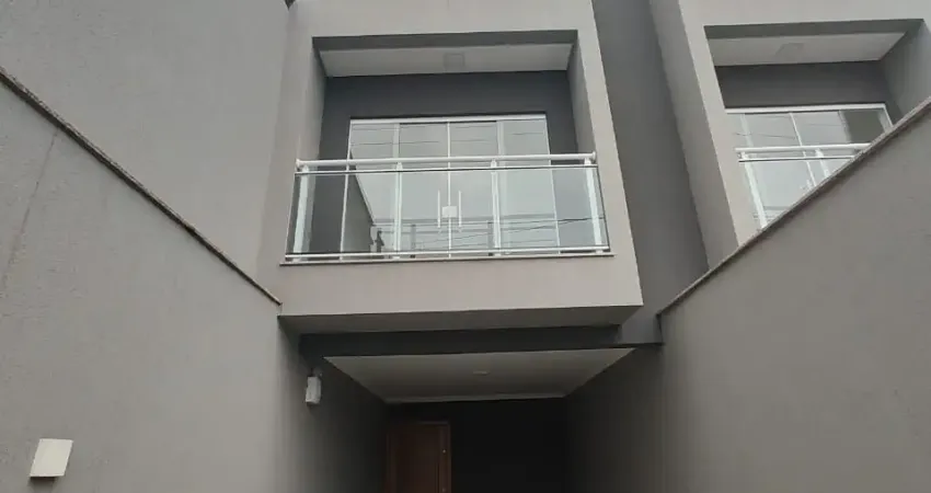 CASA FRONTAL COM 3 DORMS 3 SUITES 3 VAGAS
